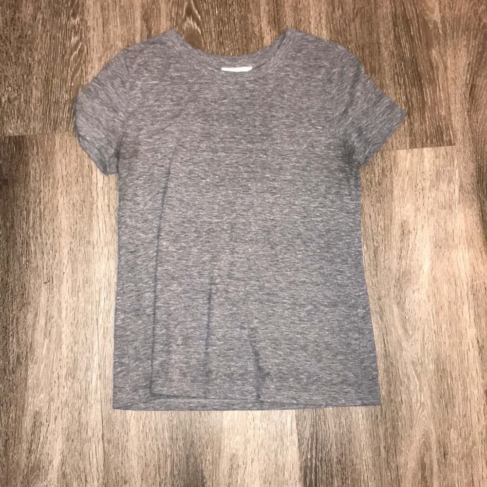 Grey t shirt